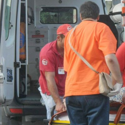 O copilă de 13 ani a murit strivită de o autoutilitară